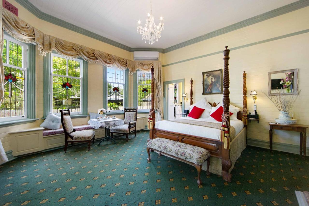 האט הד The Old Bank Gladstone Licensed Restaurant & Boutique Accommodation מראה חיצוני תמונה