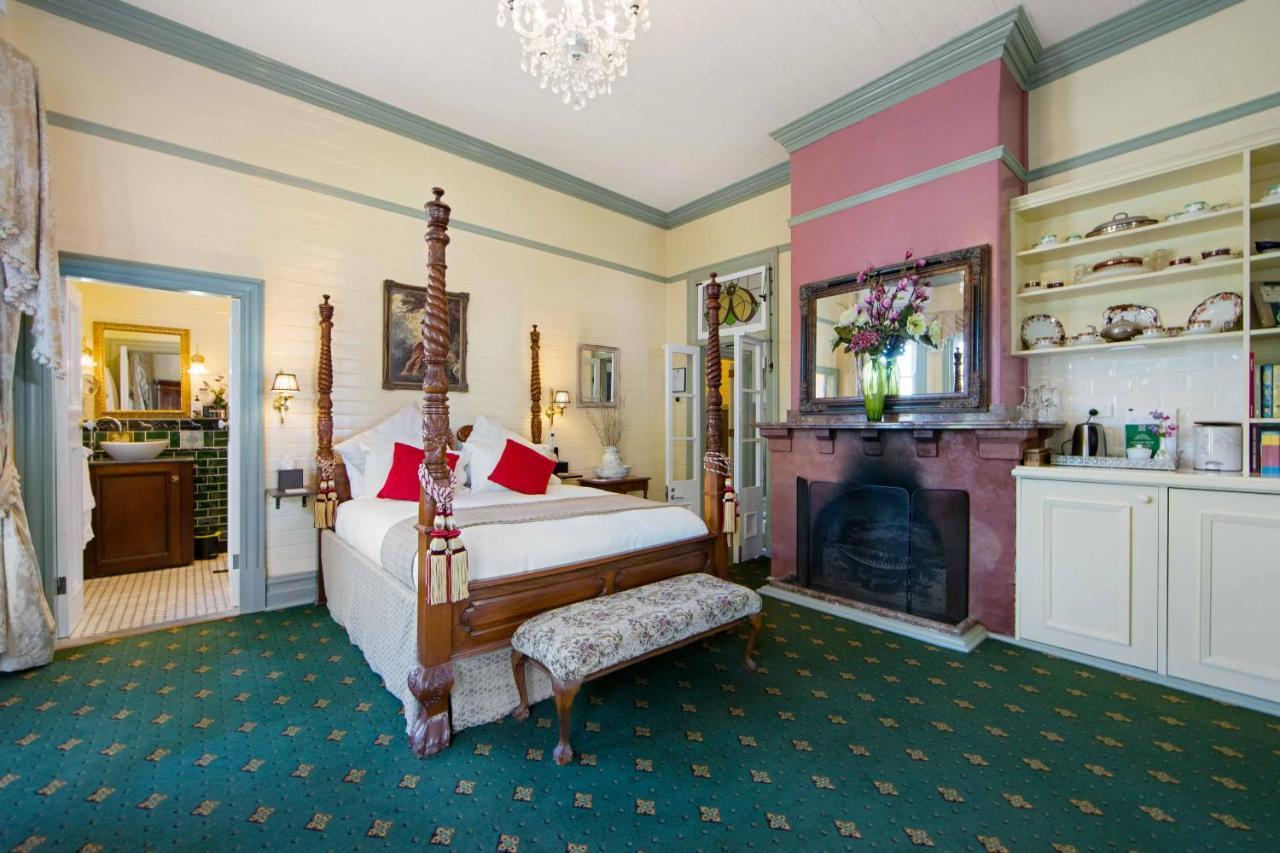 האט הד The Old Bank Gladstone Licensed Restaurant & Boutique Accommodation מראה חיצוני תמונה