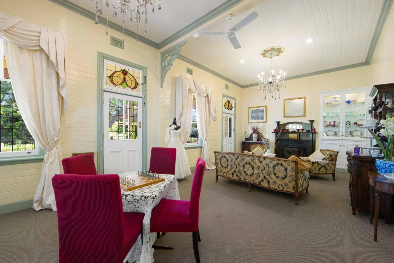 האט הד The Old Bank Gladstone Licensed Restaurant & Boutique Accommodation מראה חיצוני תמונה