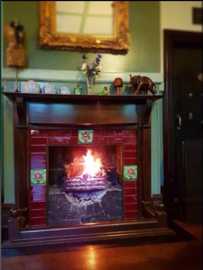 האט הד The Old Bank Gladstone Licensed Restaurant & Boutique Accommodation מראה חיצוני תמונה