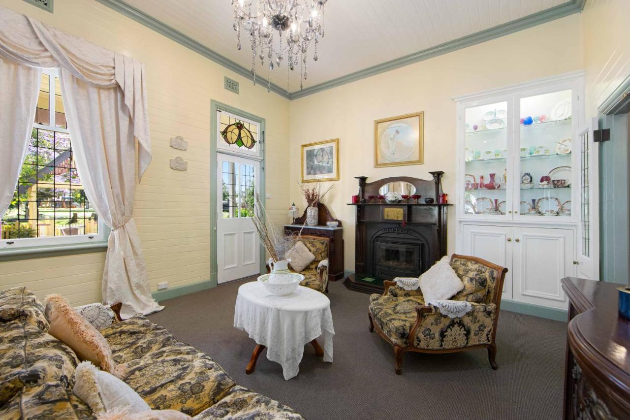 האט הד The Old Bank Gladstone Licensed Restaurant & Boutique Accommodation מראה חיצוני תמונה