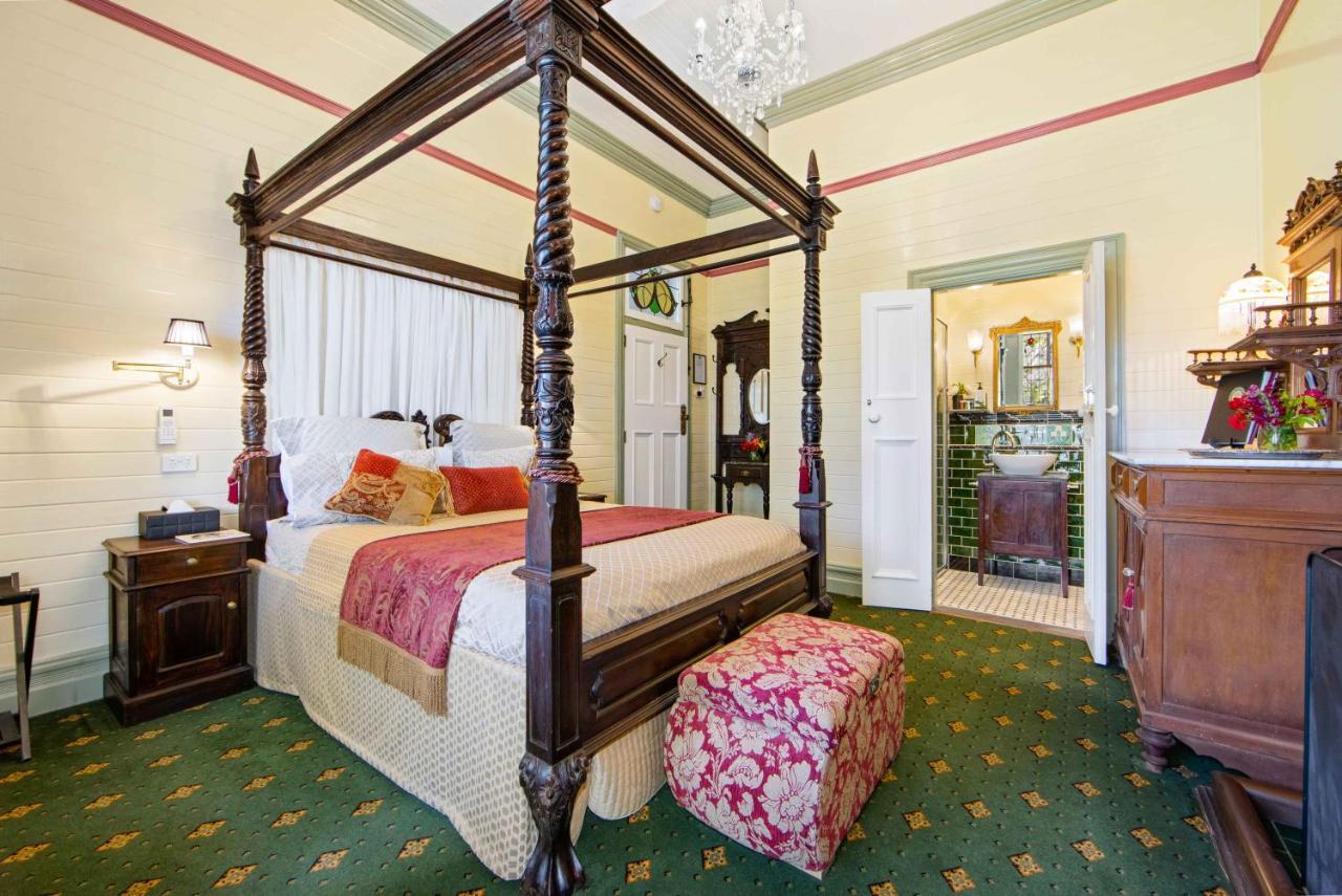 האט הד The Old Bank Gladstone Licensed Restaurant & Boutique Accommodation מראה חיצוני תמונה