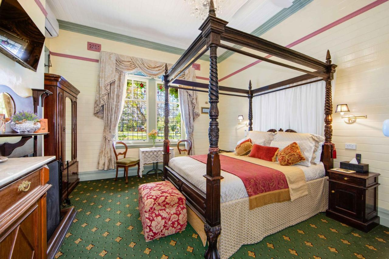 האט הד The Old Bank Gladstone Licensed Restaurant & Boutique Accommodation מראה חיצוני תמונה