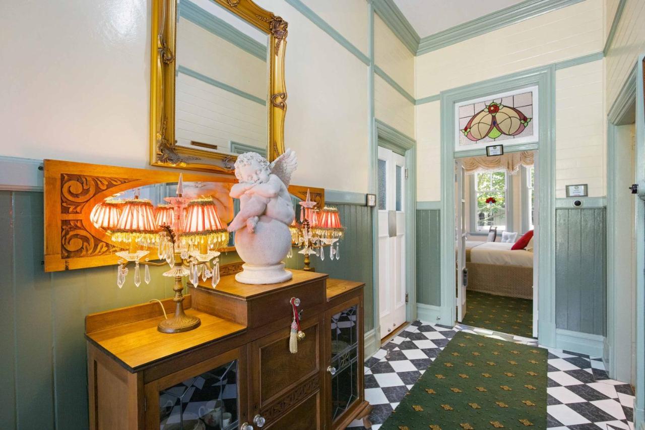האט הד The Old Bank Gladstone Licensed Restaurant & Boutique Accommodation מראה חיצוני תמונה