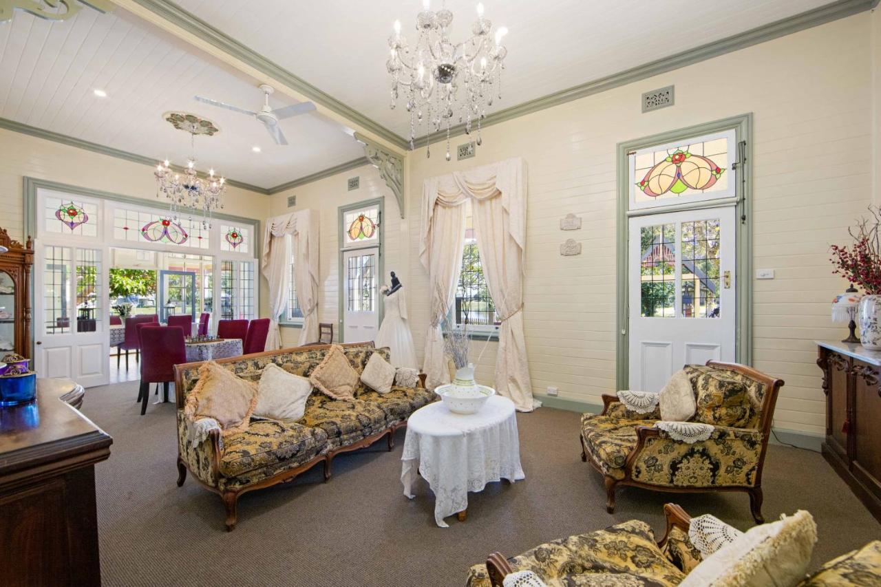 האט הד The Old Bank Gladstone Licensed Restaurant & Boutique Accommodation מראה חיצוני תמונה