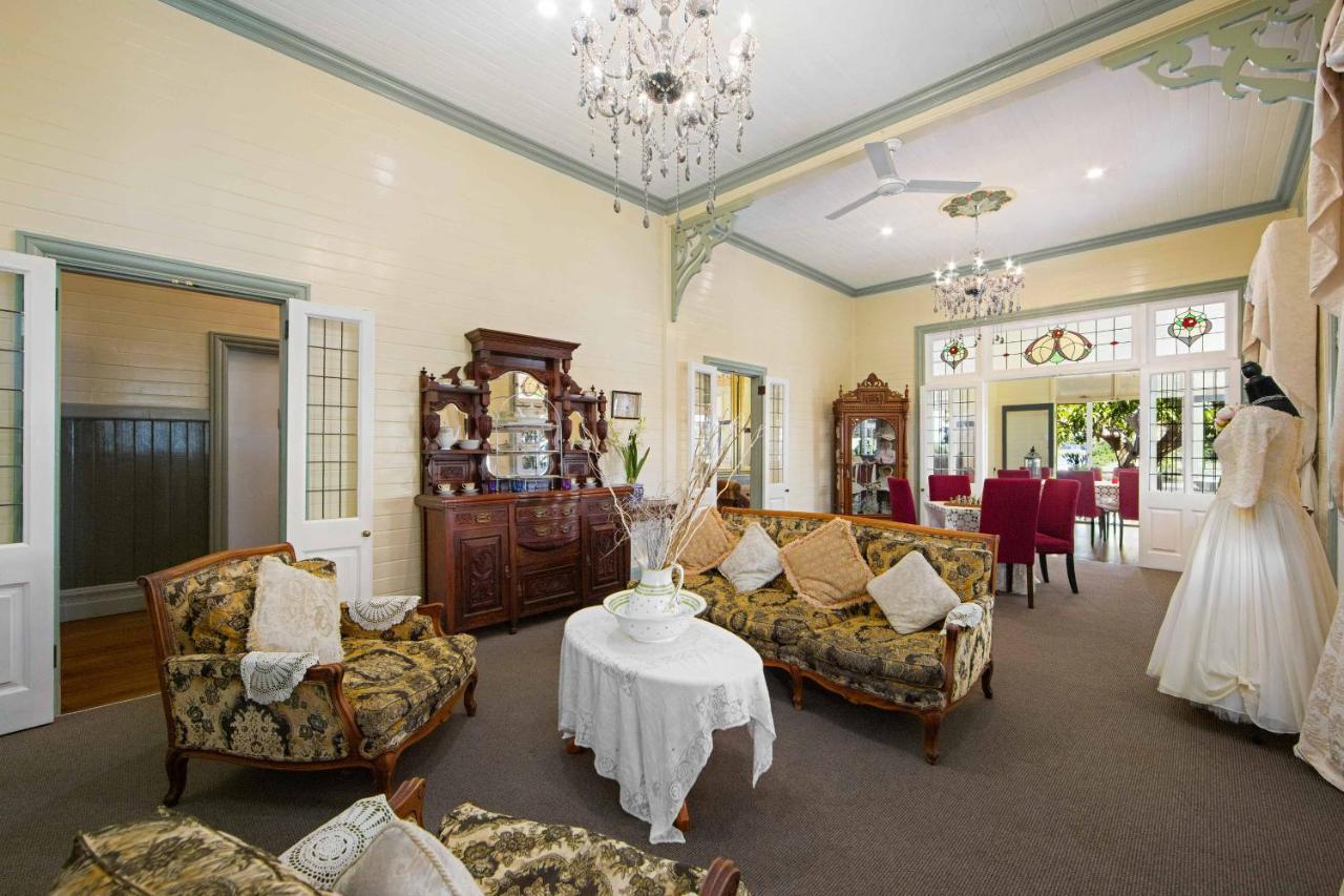 האט הד The Old Bank Gladstone Licensed Restaurant & Boutique Accommodation מראה חיצוני תמונה