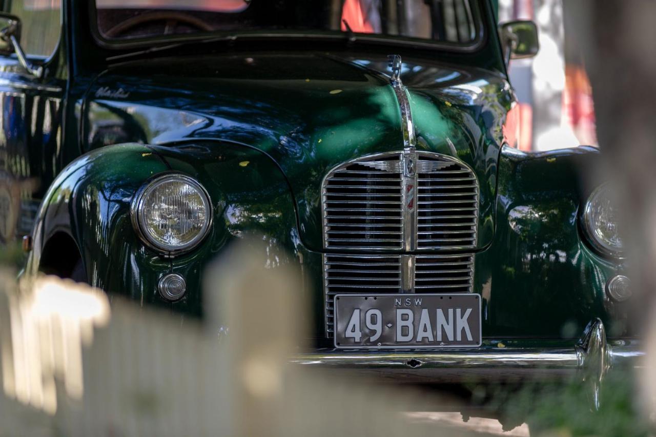 האט הד The Old Bank Gladstone Licensed Restaurant & Boutique Accommodation מראה חיצוני תמונה
